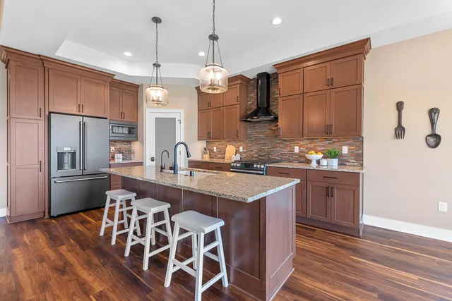 $695,000 | 7908 East Stone Rdg Drive, Lannon, WI 53046