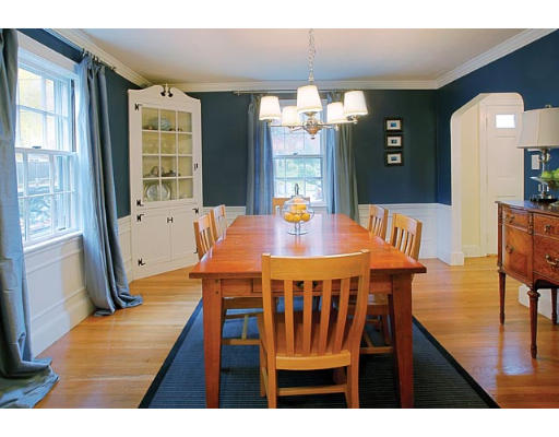 15 Holman Road Newton, MA 02466 - Photo 4 of 12 Gallery Image 4