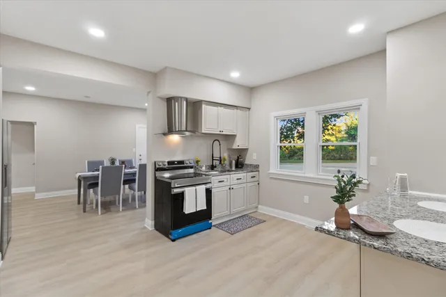 $559,900 | 6800 Auburn Avenue, Unit 6802, Wauwatosa, WI 53213