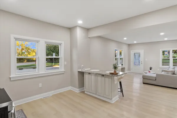 $550,000 | 6800 Auburn Avenue, Unit 6802, Wauwatosa, WI 53213