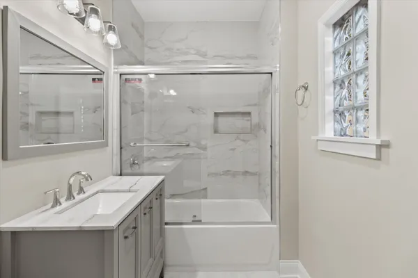 $550,000 | 6800 Auburn Avenue, Unit 6802, Wauwatosa, WI 53213