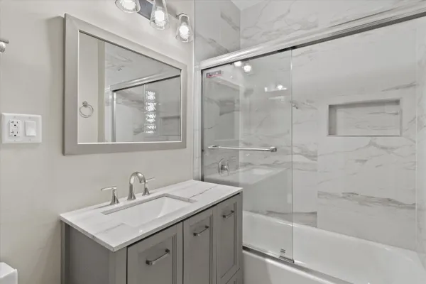 $550,000 | 6800 Auburn Avenue, Unit 6802, Wauwatosa, WI 53213