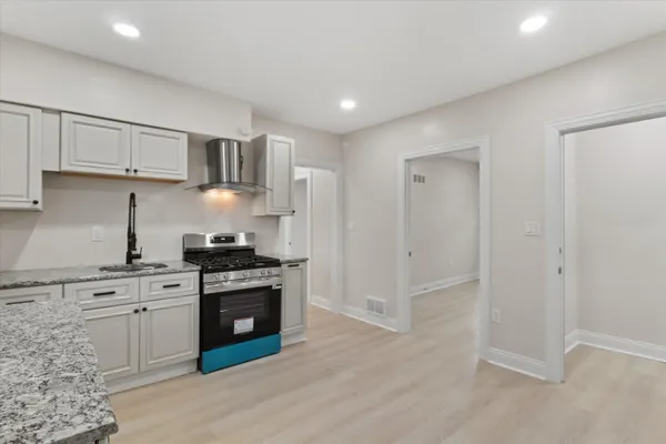 $550,000 | 6800 Auburn Avenue, Unit 6802, Wauwatosa, WI 53213