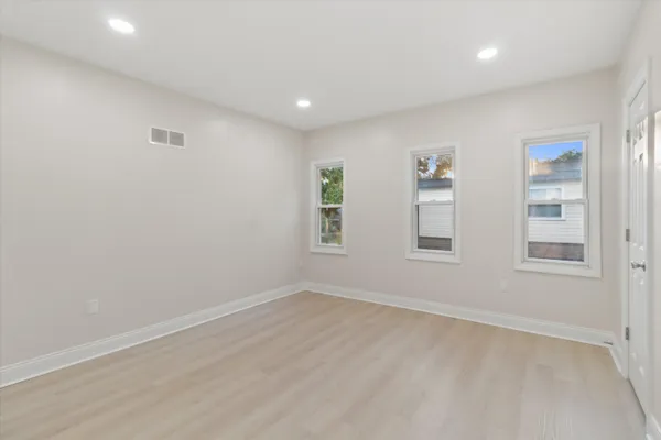 $550,000 | 6800 Auburn Avenue, Unit 6802, Wauwatosa, WI 53213