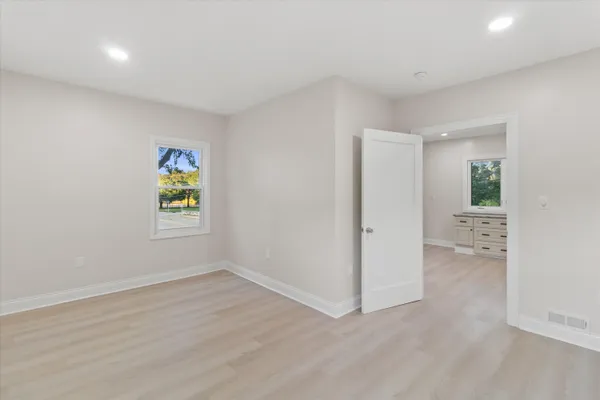 $550,000 | 6800 Auburn Avenue, Unit 6802, Wauwatosa, WI 53213