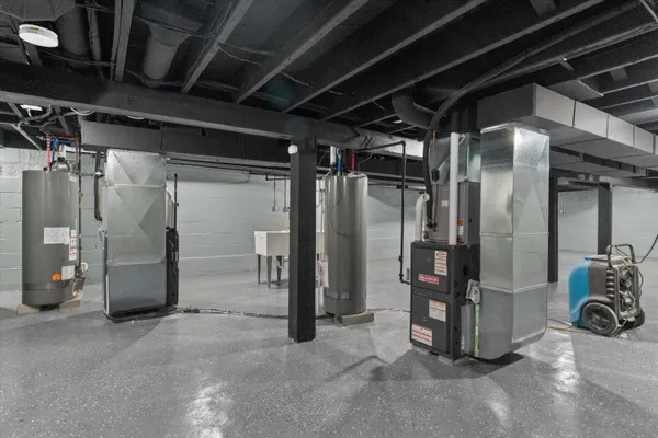 $550,000 | 6800 Auburn Avenue, Unit 6802, Wauwatosa, WI 53213