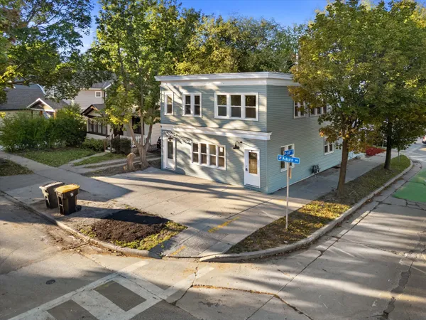 $550,000 | 6800 Auburn Avenue, Unit 6802, Wauwatosa, WI 53213