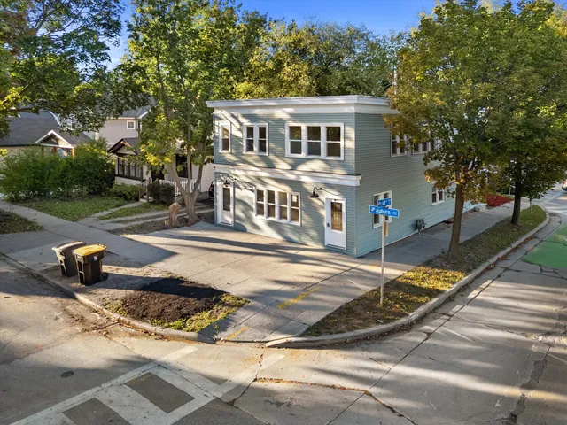 $559,900 | 6800 Auburn Avenue, Unit 6802, Wauwatosa, WI 53213