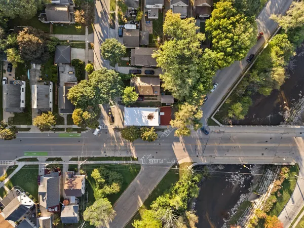 $550,000 | 6800 Auburn Avenue, Unit 6802, Wauwatosa, WI 53213