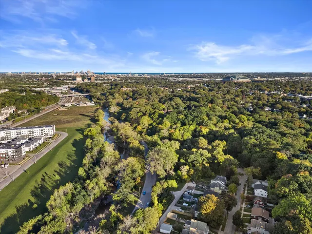 $559,900 | 6800 Auburn Avenue, Unit 6802, Wauwatosa, WI 53213