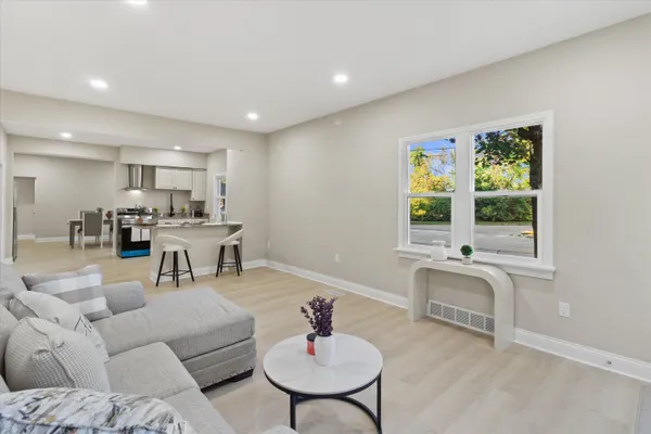 $550,000 | 6800 Auburn Avenue, Unit 6802, Wauwatosa, WI 53213