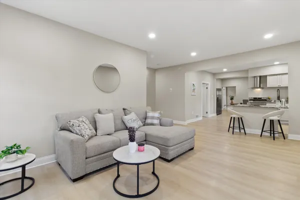 $550,000 | 6800 Auburn Avenue, Unit 6802, Wauwatosa, WI 53213