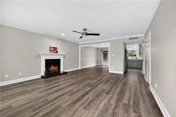 $2,200 | 679 Anderson Walk, Marietta, GA 30062