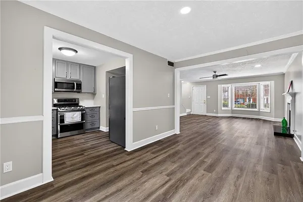 $2,200 | 679 Anderson Walk, Marietta, GA 30062