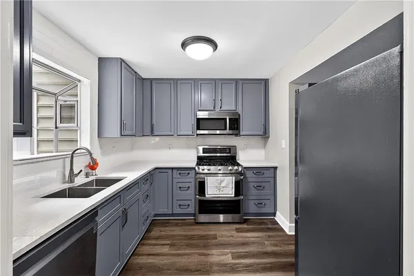 $2,200 | 679 Anderson Walk, Marietta, GA 30062