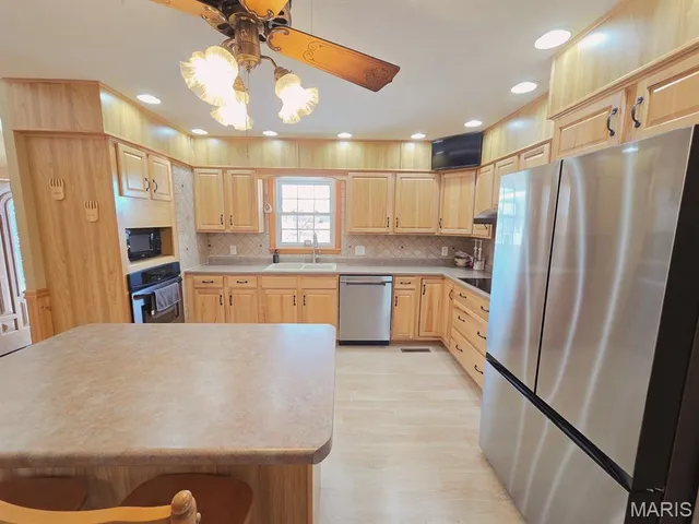 $449,000 | 5053 Highway 6, Maywood, MO 63454