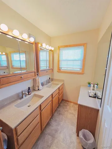 $449,000 | 5053 Highway 6, Maywood, MO 63454