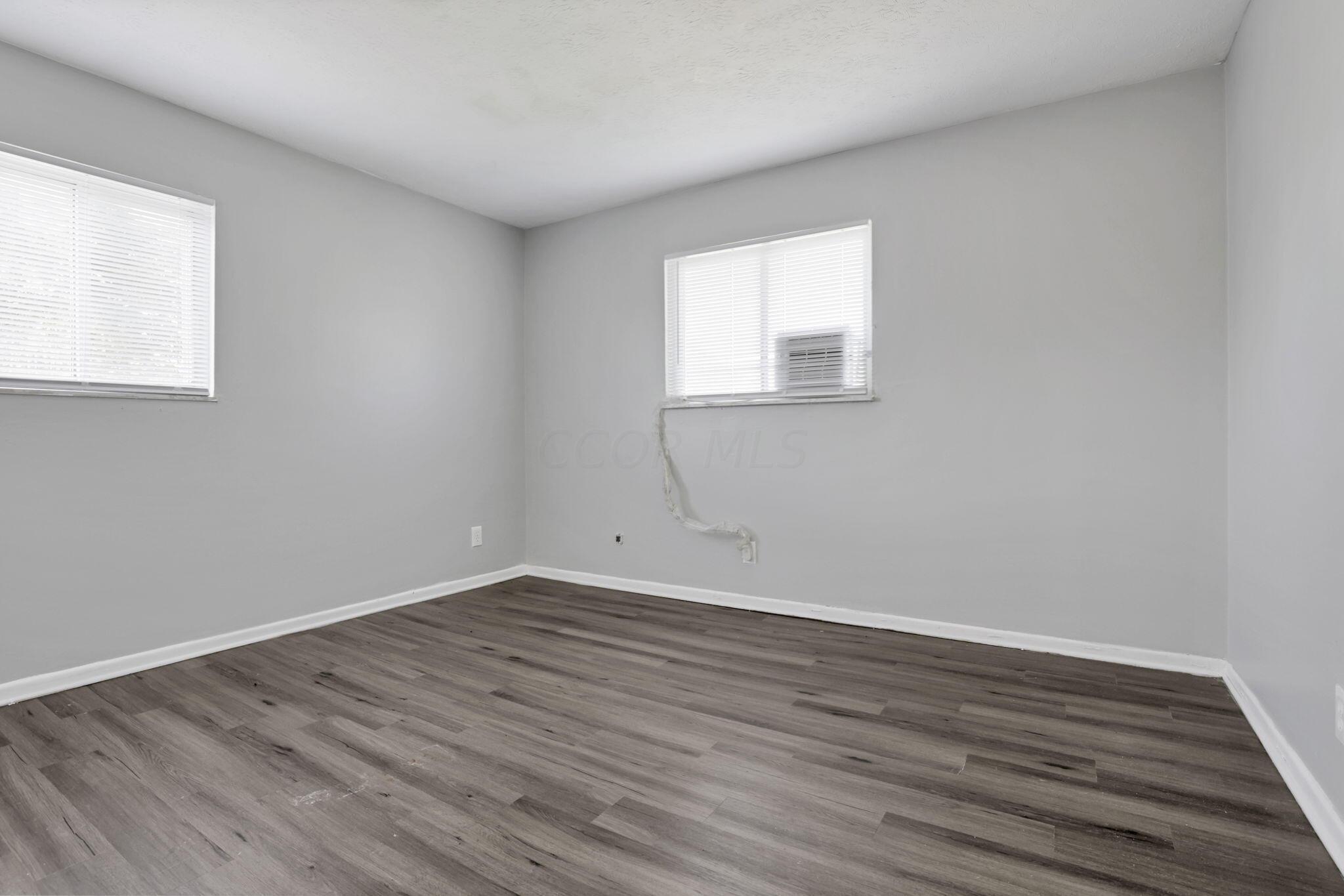 690 Kingsford Road Columbus, OH 43204 - Photo 18 of 80 22-web-or-mls-011A9448