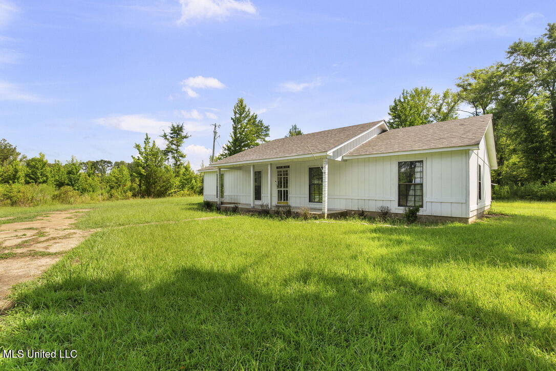 12079 A Bowling Green Road Durant, MS 39063 - Photo 8 of 66 ACE0F75E-C76D-4C5C-BB89-9768B90C5E8E_1_1