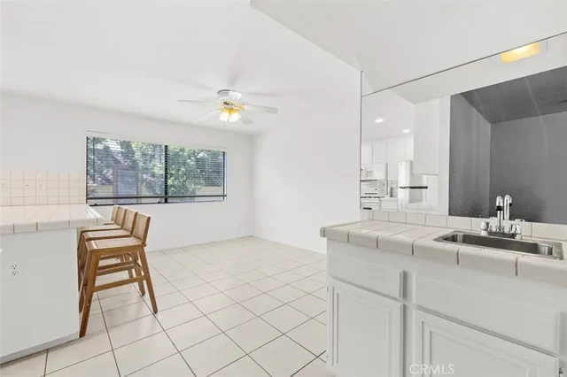 $715,000 | 6225 Shoup Avenue, Unit 109, Woodland Hills, CA 91367