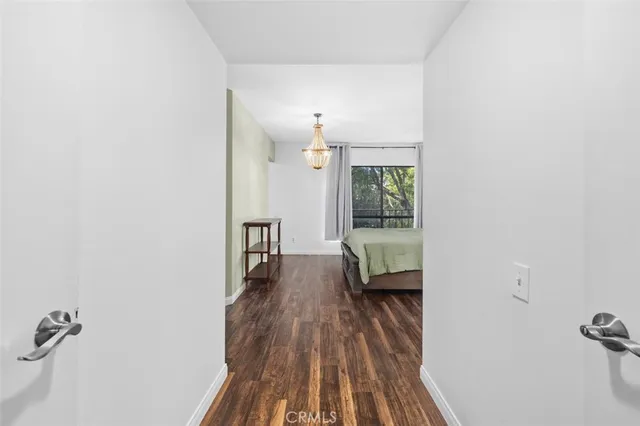 $715,000 | 6225 Shoup Avenue, Unit 109, Woodland Hills, CA 91367