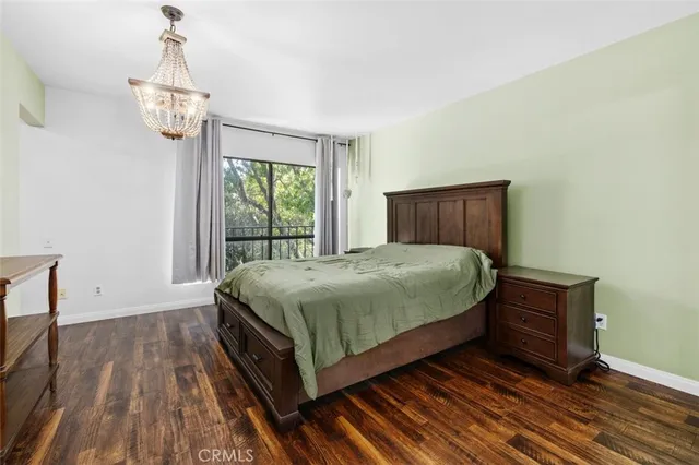 $715,000 | 6225 Shoup Avenue, Unit 109, Woodland Hills, CA 91367