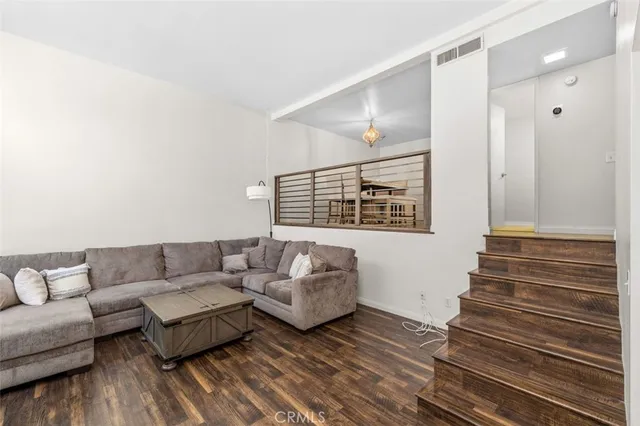 $715,000 | 6225 Shoup Avenue, Unit 109, Woodland Hills, CA 91367