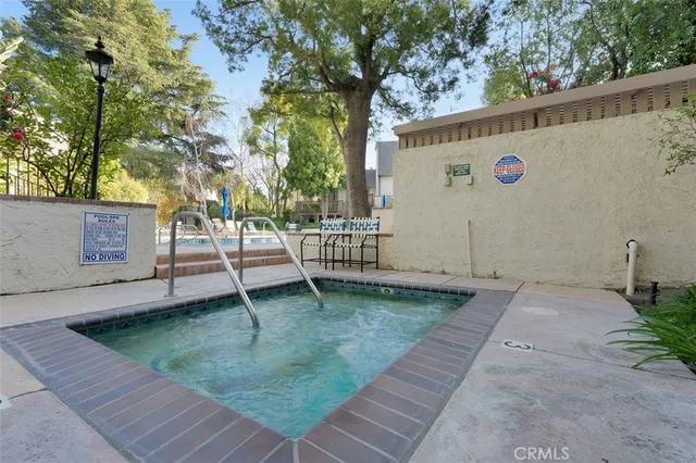 $715,000 | 6225 Shoup Avenue, Unit 109, Woodland Hills, CA 91367