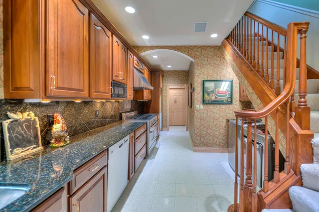 $649,900 | 5150 Stone Oak Drive, Jackson, MI 49201