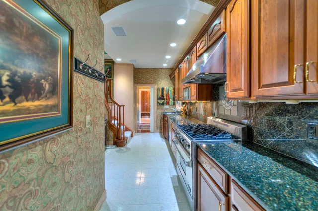 $649,900 | 5150 Stone Oak Drive, Jackson, MI 49201