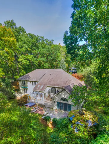 $649,900 | 5150 Stone Oak Drive, Jackson, MI 49201