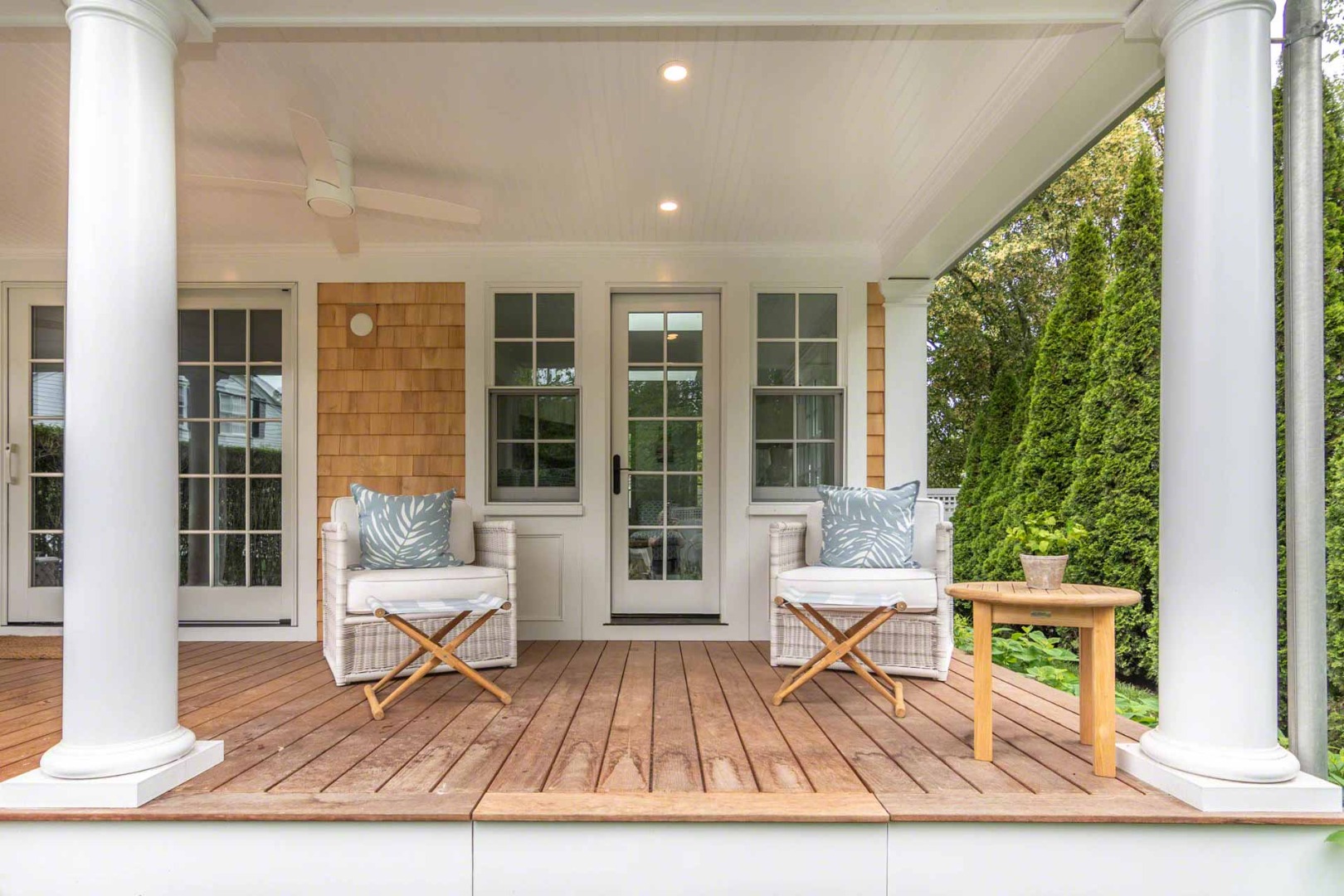 16 Mill Street Edgartown, MA 02539 - Photo 40 of 42 a bench sitting in front of a building