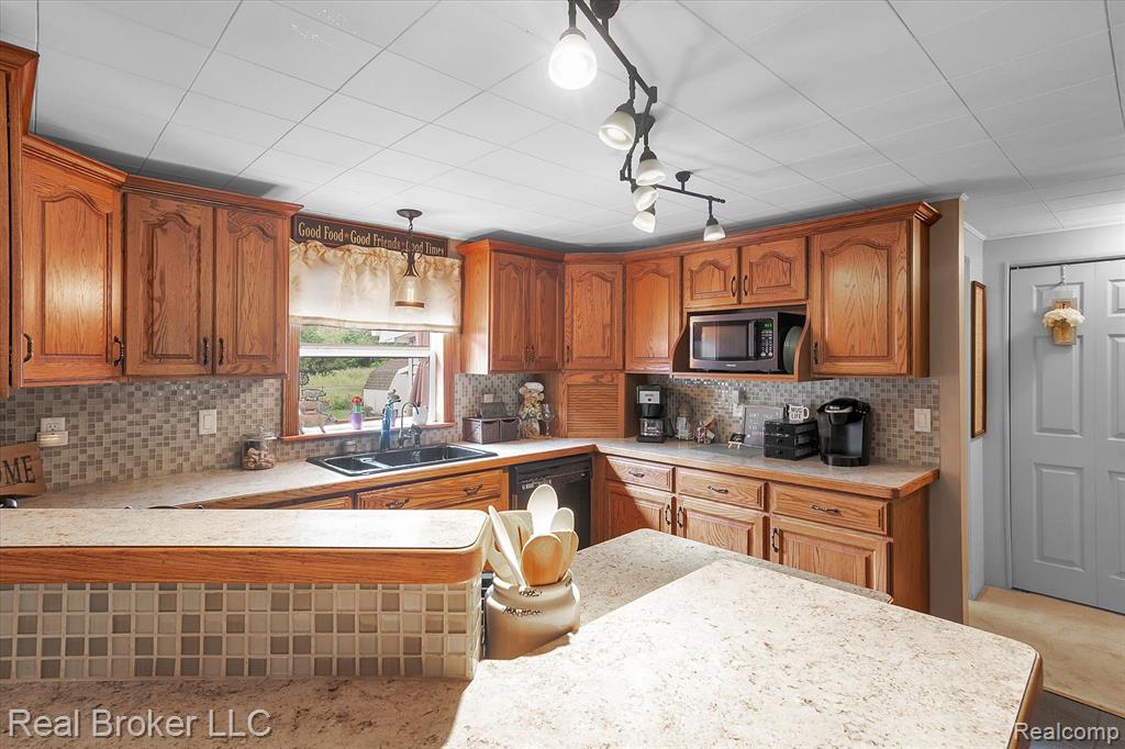 425 Ford Road Carleton, MI 48117 - Photo 15 of 37