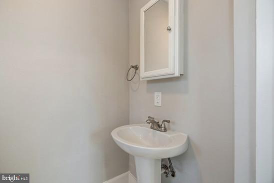 120 North Forklanding Road Maple Shade, NJ 08052 - Photo 11 of 21 Half bath