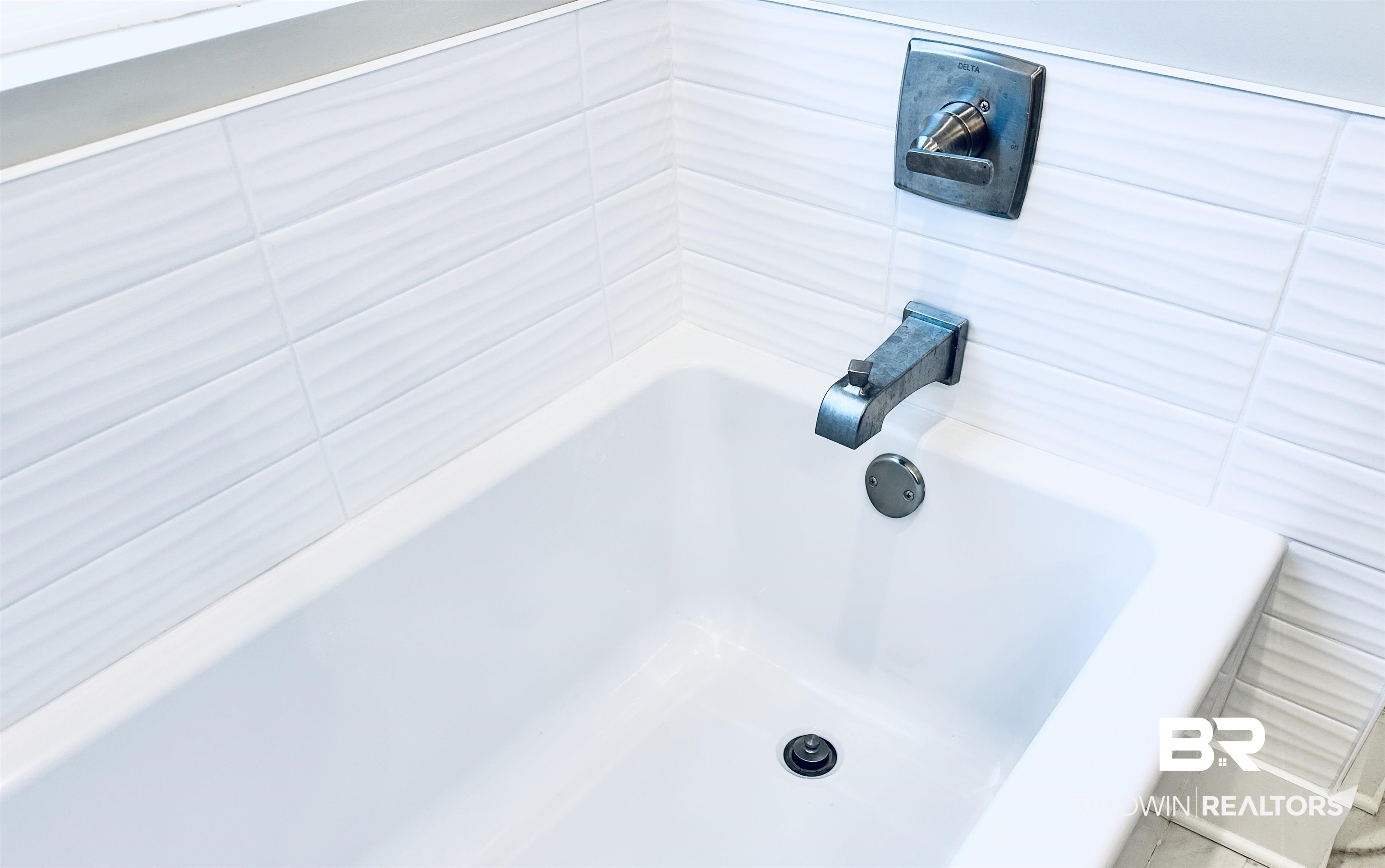655 H Norman Lane Fairhope, AL 36532 - Photo 17 of 30 Custom New Tie Tub Surround