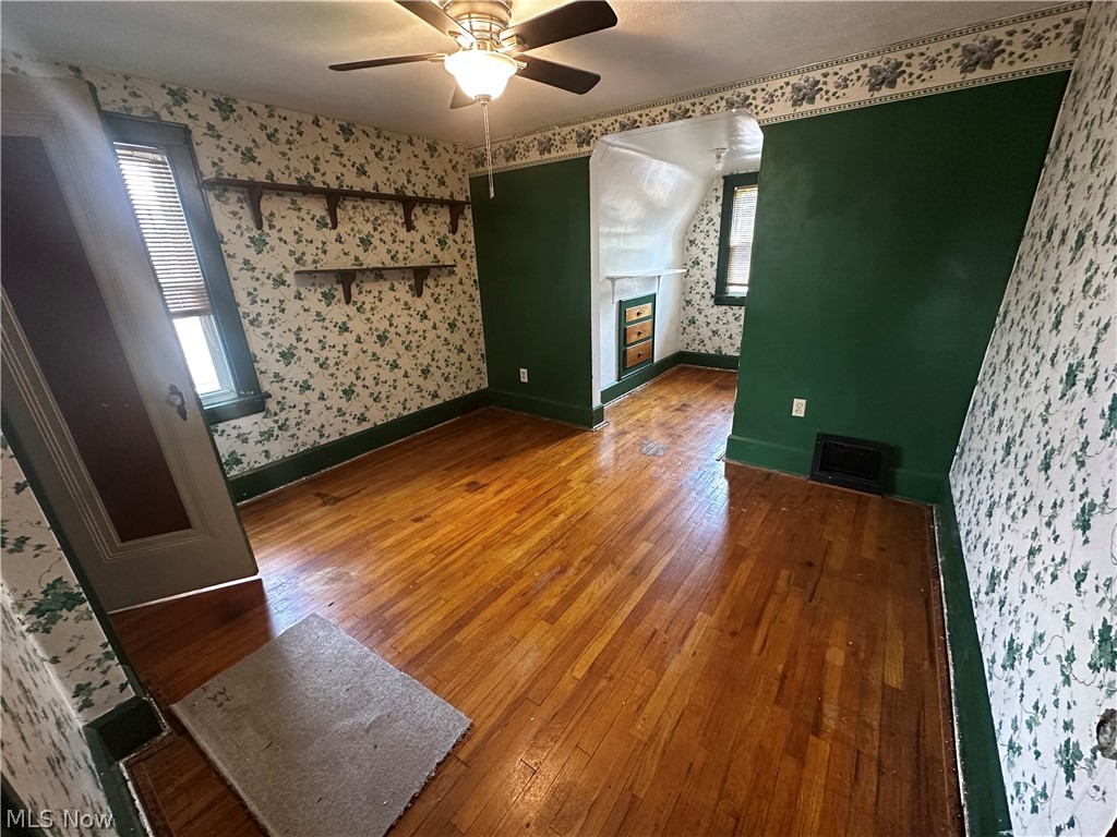 513 West Waterloo Road Akron, OH 44314 - Photo 6 of 29