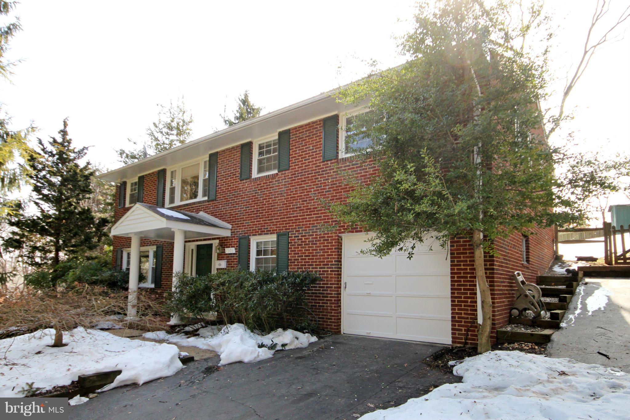 7505 Hamlet Street Springfield, VA 22151 - Photo 1 of 28 Exterior (Front)