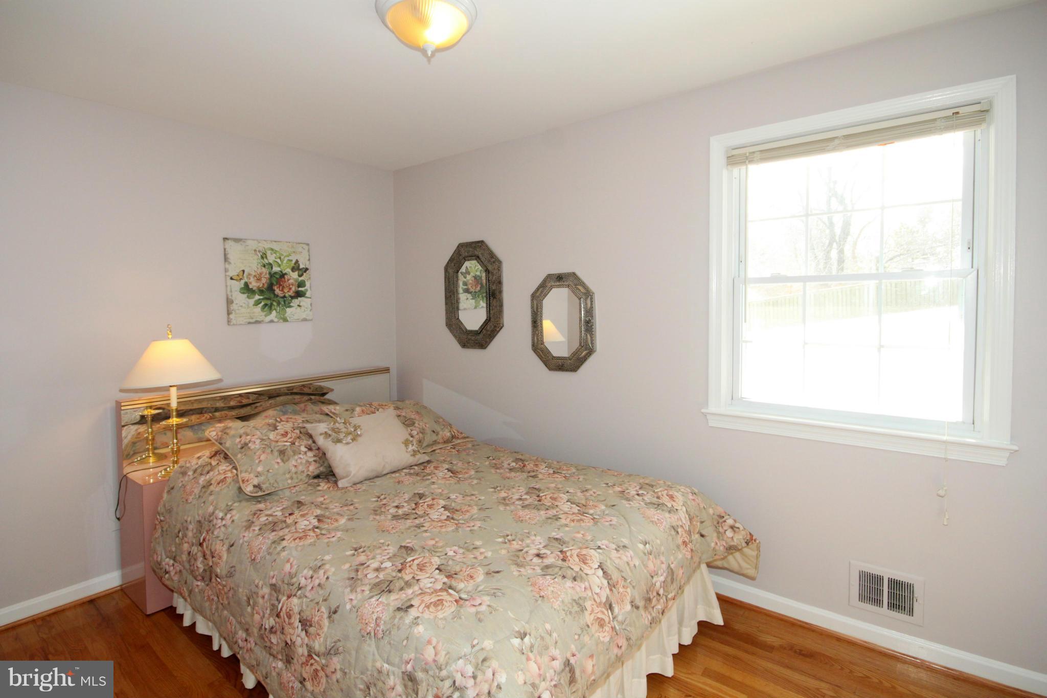 7505 Hamlet Street Springfield, VA 22151 - Photo 16 of 28 Bedroom