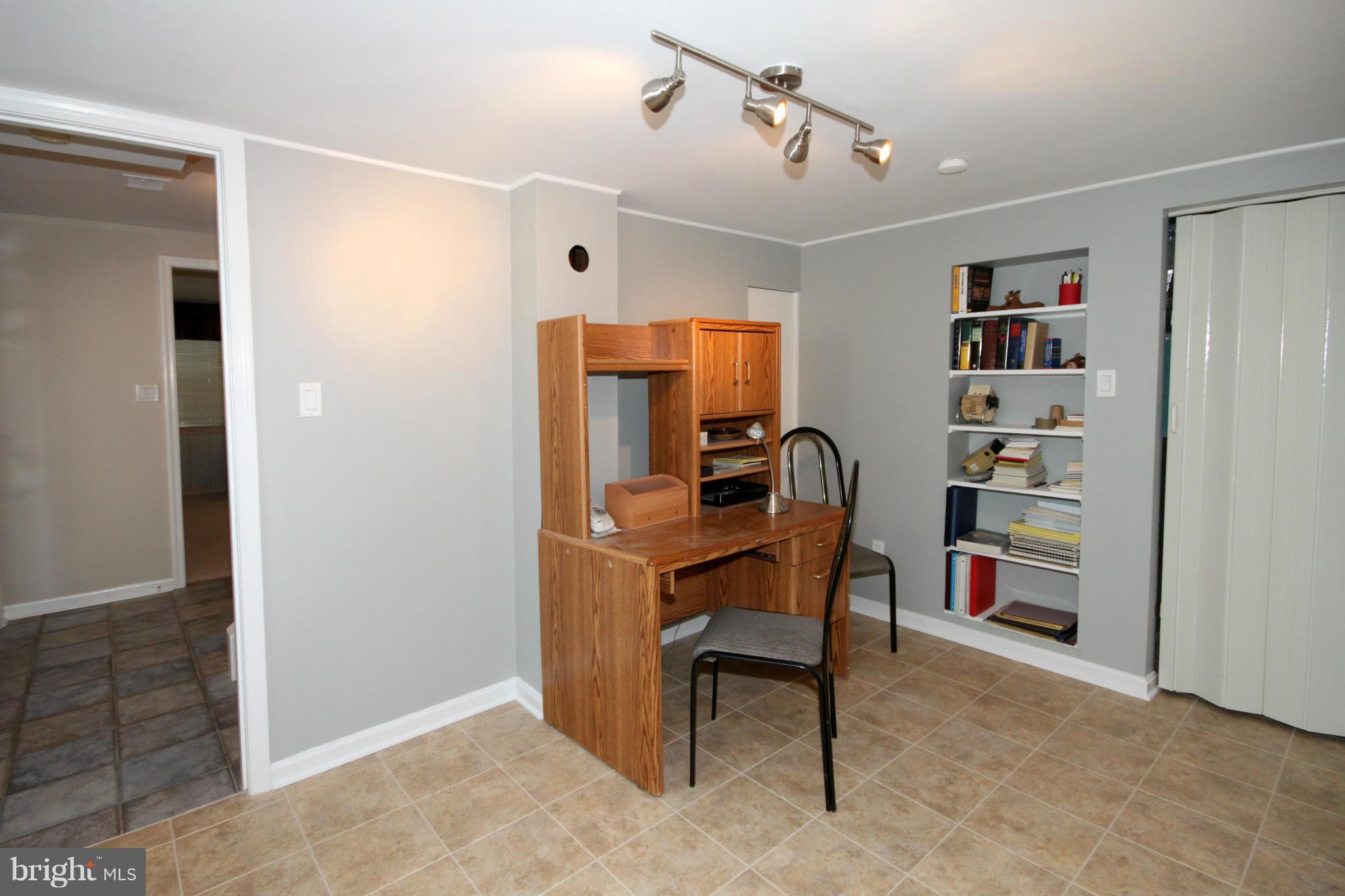 7505 Hamlet Street Springfield, VA 22151 - Photo 25 of 28 Interior (General)