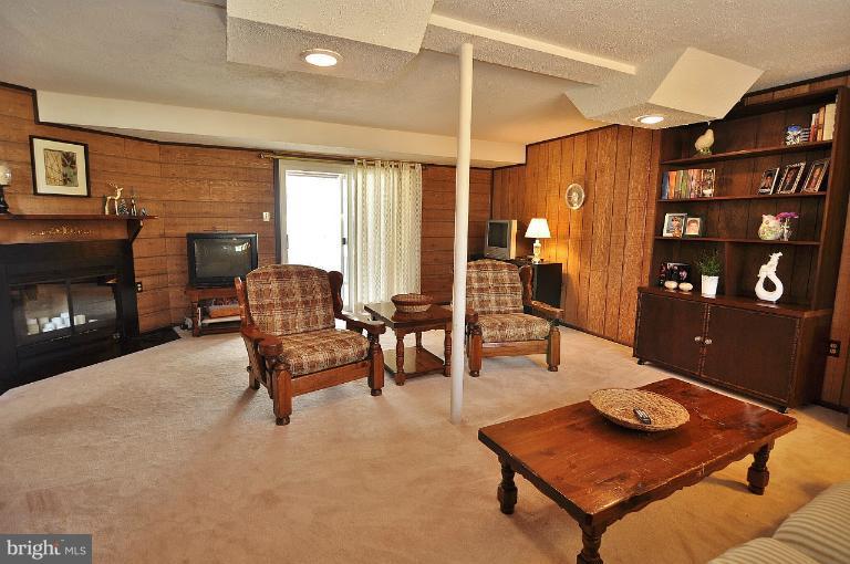 7807 Brooklyn Bridge Road Laurel, MD 20707 - Photo 21 of 27 Family Room with fireplace!
