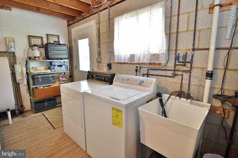 7807 Brooklyn Bridge Road Laurel, MD 20707 - Photo 26 of 27 Laundry/storage room
