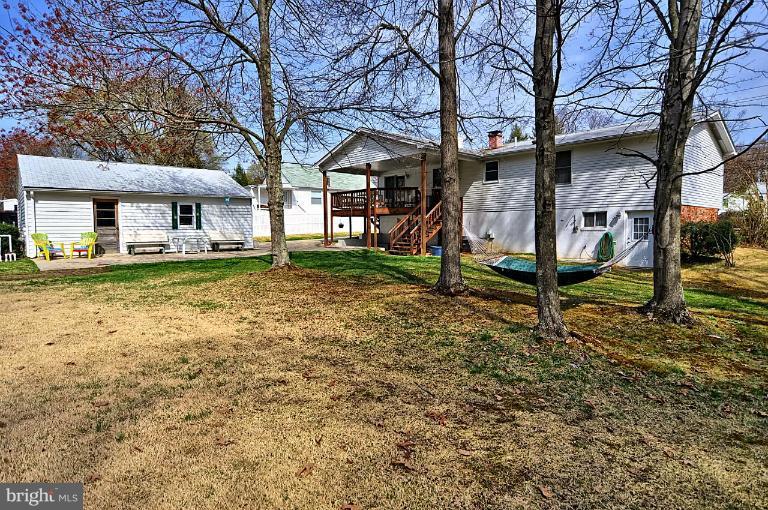 7807 Brooklyn Bridge Road Laurel, MD 20707 - Photo 10 of 27 Back yard between house and pool!