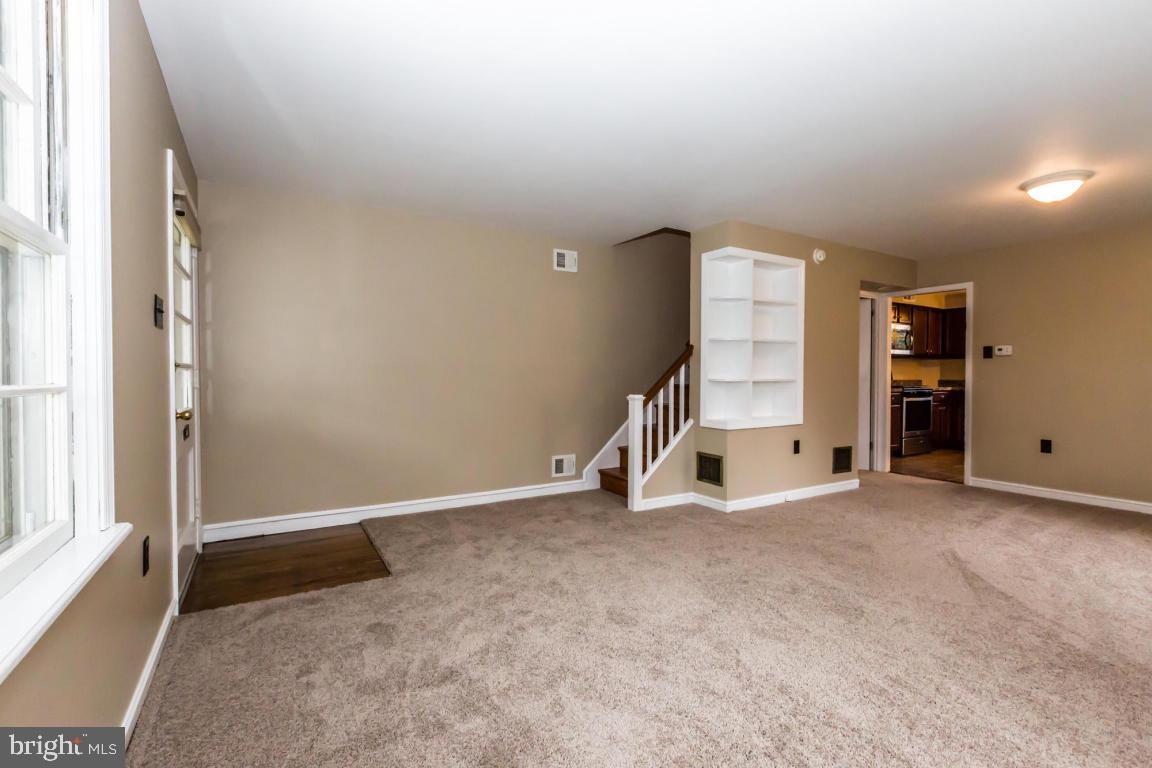 1104 Jamaica Road Lancaster, PA 17602 - Photo 7 of 29 Gallery Image 7