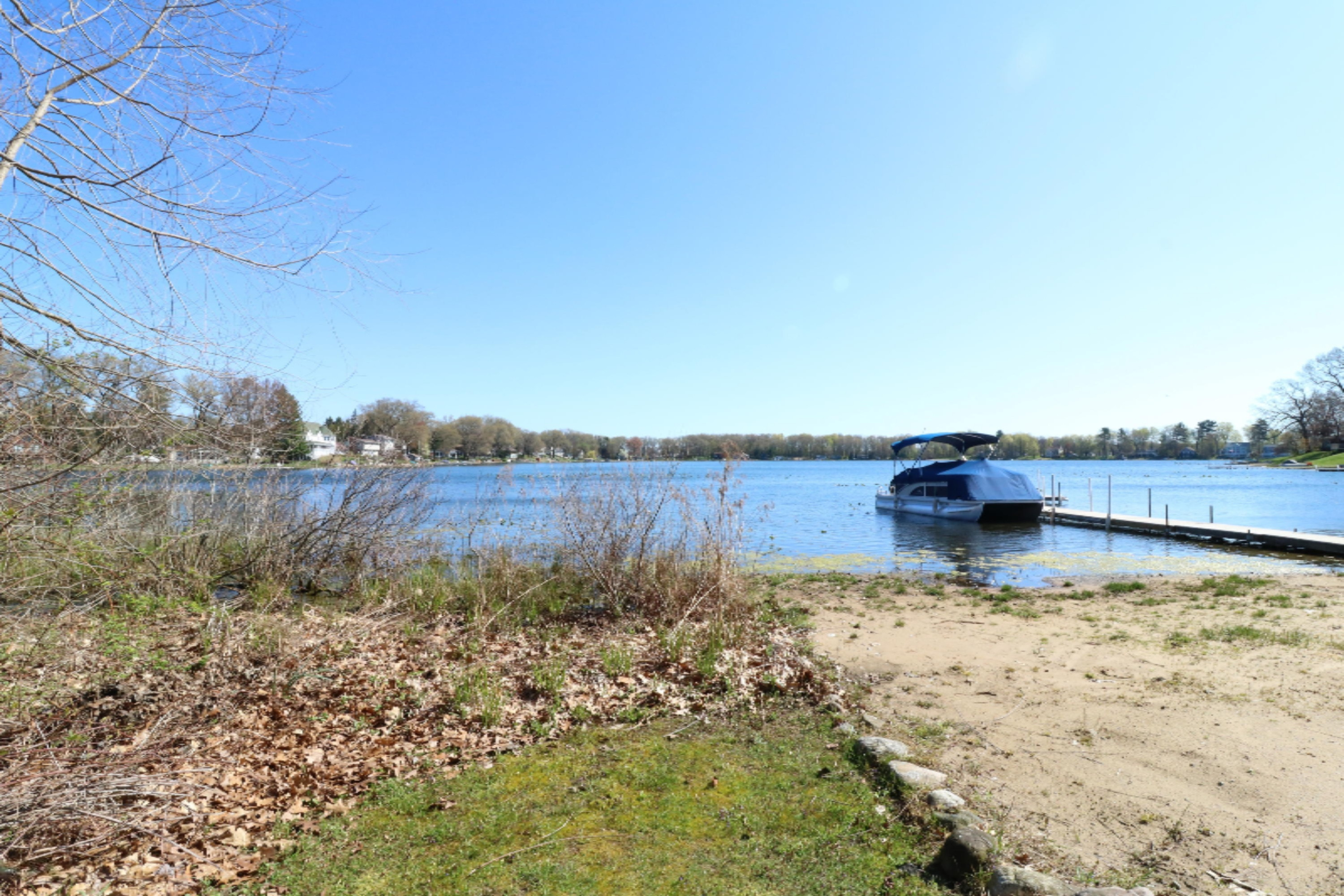 60800 Klett Drive Decatur, MI 49045 - Photo 5 of 7 88' of lake frontage