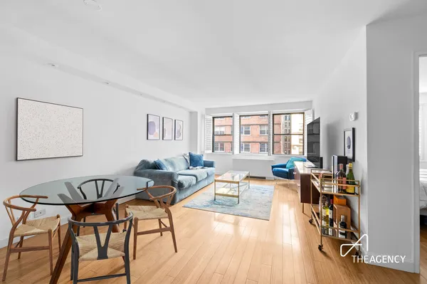 $849,000 | 10 West 15th Street, Unit 723 | Flatiron