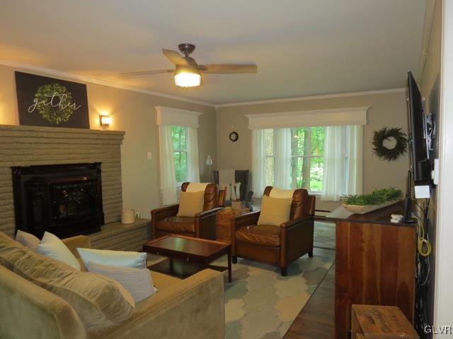 1915 Church Road Bethlehem, PA 18015 - Photo 5 of 24 Gallery Image 5