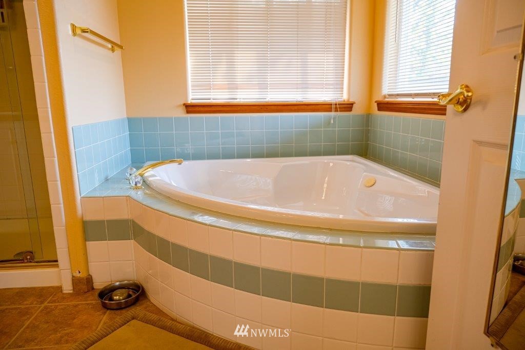 2364 North Shore Road Bellingham, WA 98226 - Photo 27 of 38 Gallery Image 27