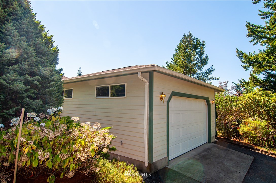 2364 North Shore Road Bellingham, WA 98226 - Photo 8 of 38 Gallery Image 8