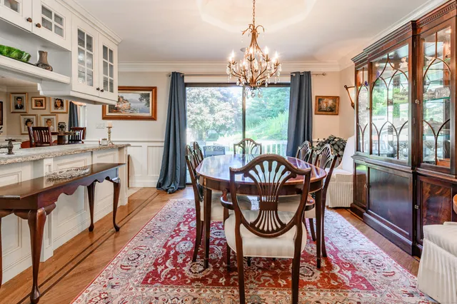 $695,000 | 2 Bramble Bush, Unit 2, Avon, CT 06001