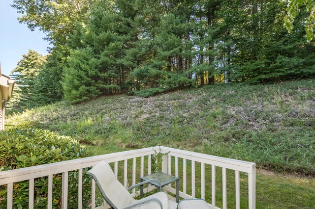 $695,000 | 2 Bramble Bush, Unit 2, Avon, CT 06001